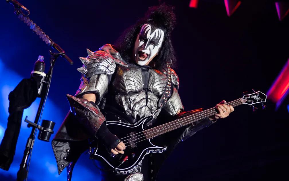 'Fãs de Taylor Swift pagam por música, fãs de rock não', diz Gene Simmons, ex-baixista do Kiss